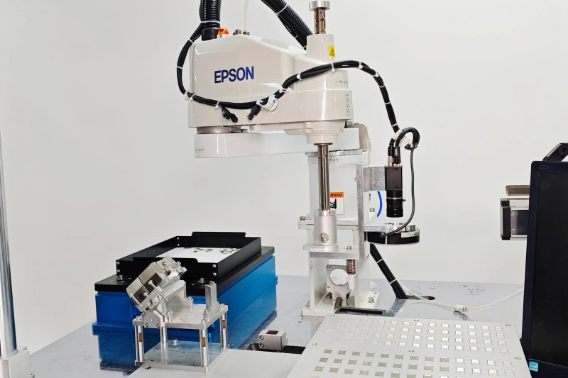 Hose clamp assembly machine
